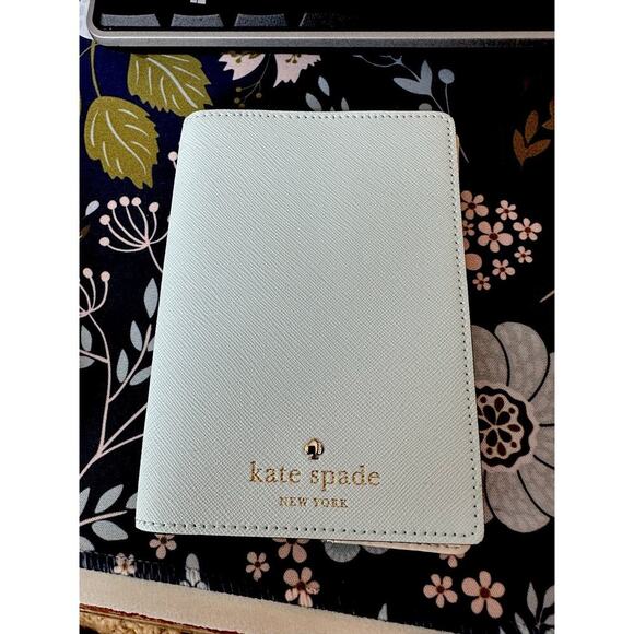 Kate Spade Blue Passport Wallet / Holder Tiffany Blue - Picture 1 of 4